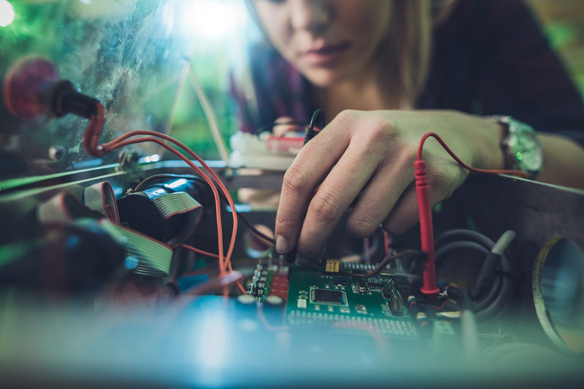 What Does Electronics And Telecommunication Engineer Do?